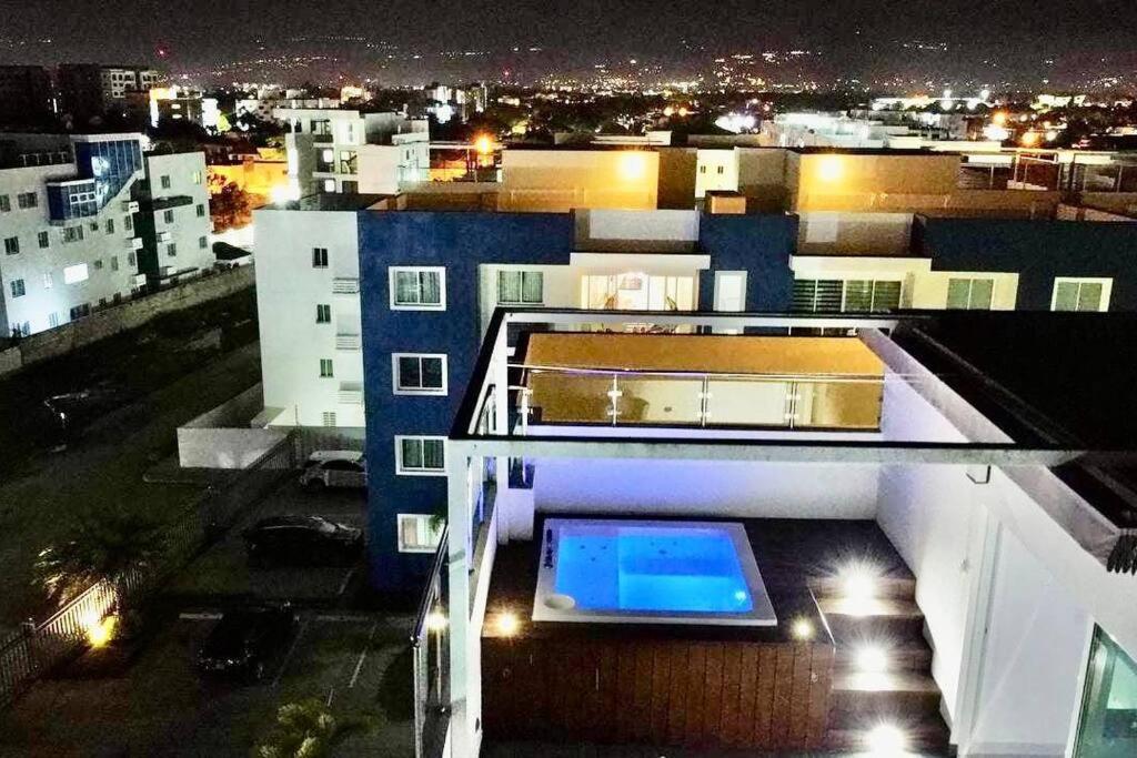 Appartement Spectacular Penthouse With Private Jacuzzi Terrace à Santiago De Los Caballeros Extérieur photo